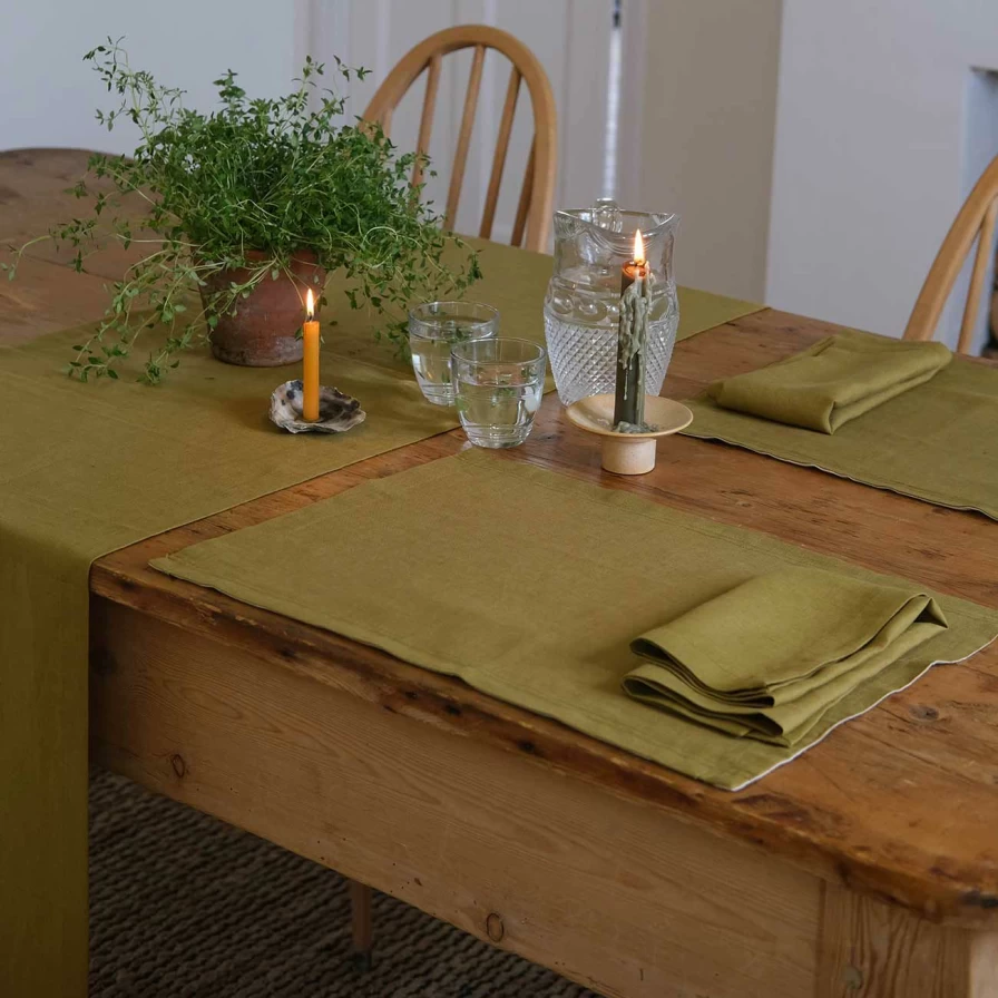 Piglet in Bed 4-Pack Botanical Green Linen Placemats – Eco-Friendly Table Mats for Dining & Decor
