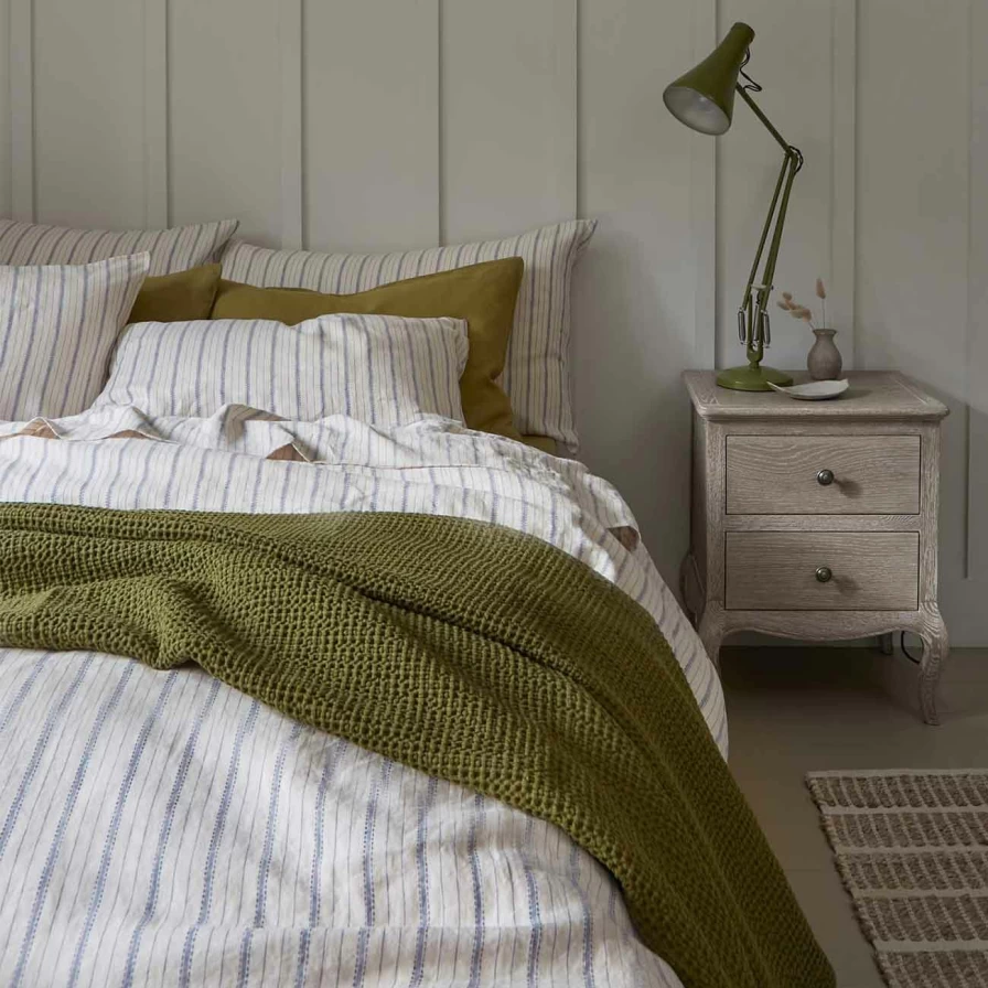 "Piglet in Bed Botanical Green Cotton Waffle Throw Blanket - Soft Eco-Friendly Bedding"