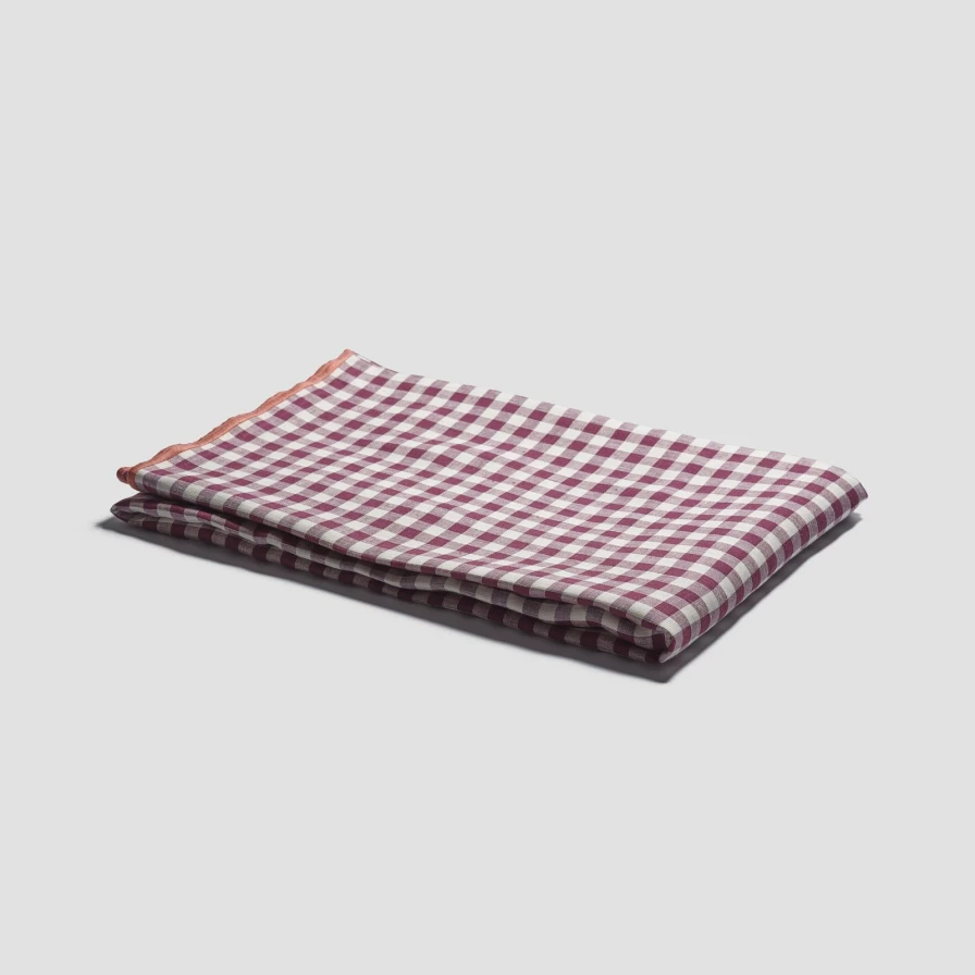 Piglet in Bed Berry Checkered Linen Tablecloth – Classic Gingham Pattern Dining Decor