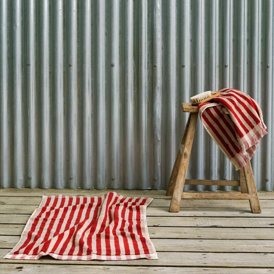 Piglet in Bed Red Sandstone Striped Cotton Bath Mat – Soft and Absorbent