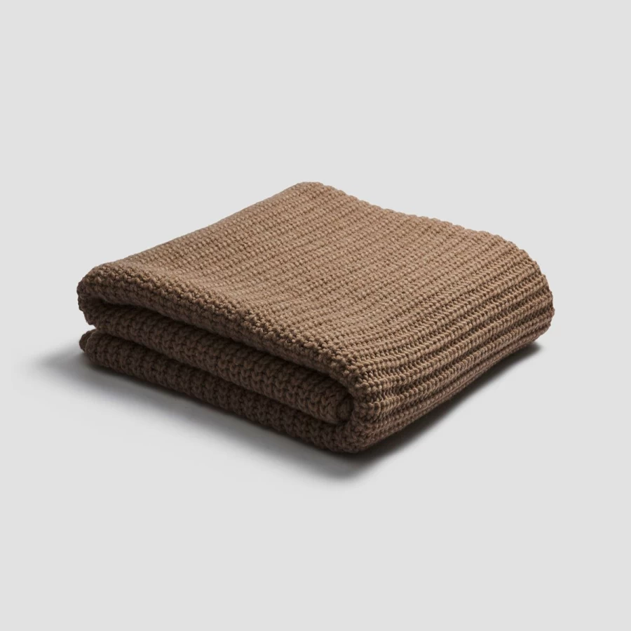 "Piglet in Bed Caramel Wool Knit Throw Blanket – Soft Handmade Chunky Knit Bedspread"