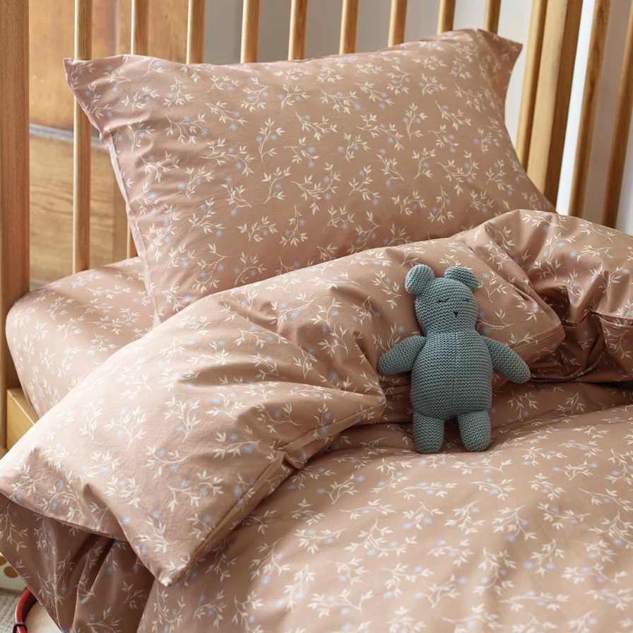 Piglet in Bed Kids Floral Cotton Bedding Set with Chestnut Design - Soft & Comfortable Nursery Bedding